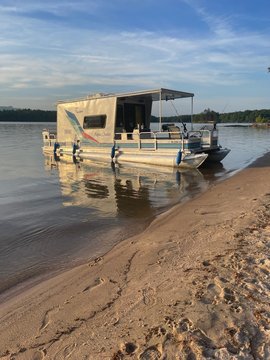 Houseboat Rental on Lake James
