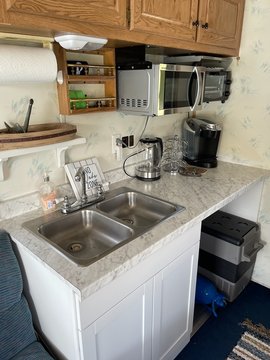 Houseboat kitchenette