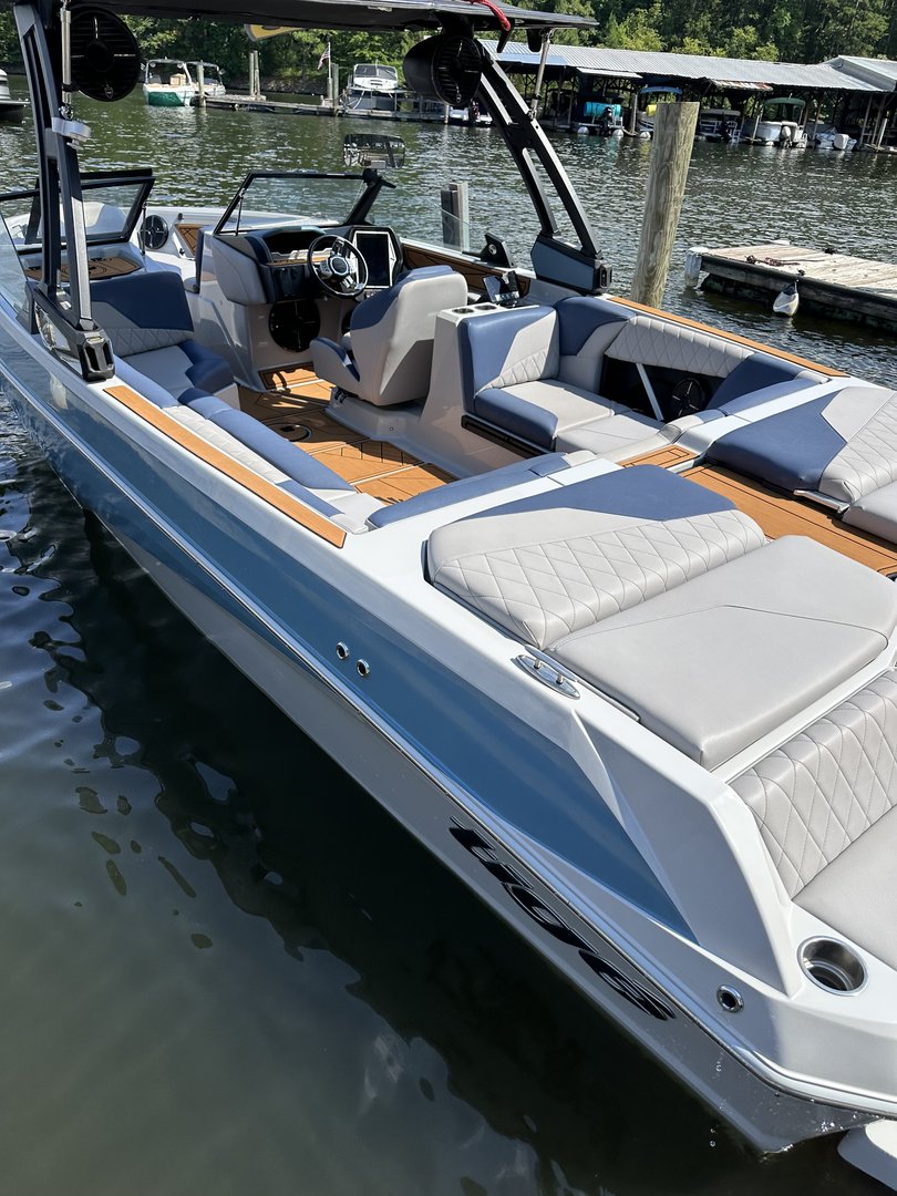 2022 Tige z3 Wakeboard Boat Lake James Boat Rentals