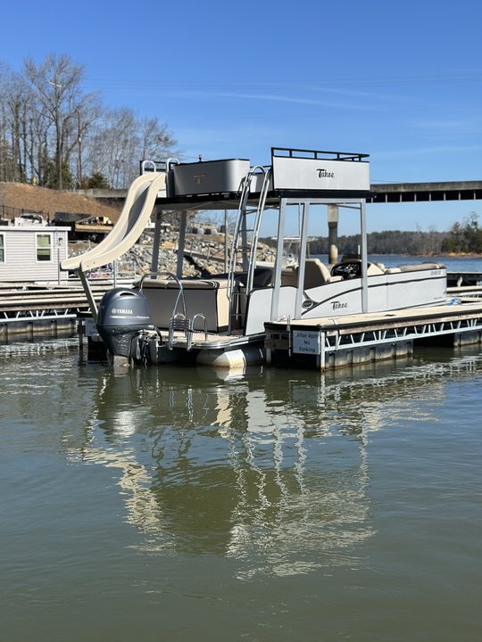 2022 Tahoe Grey Waterslide Lake James Boat Rentals